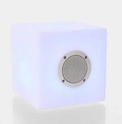LAMPADA LED SPEAKER IN PLASTICA 20X20 - CUBO