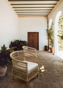 POLTRONA CON CUSCINO IN FIBRE NATURALI - JOSEFINA