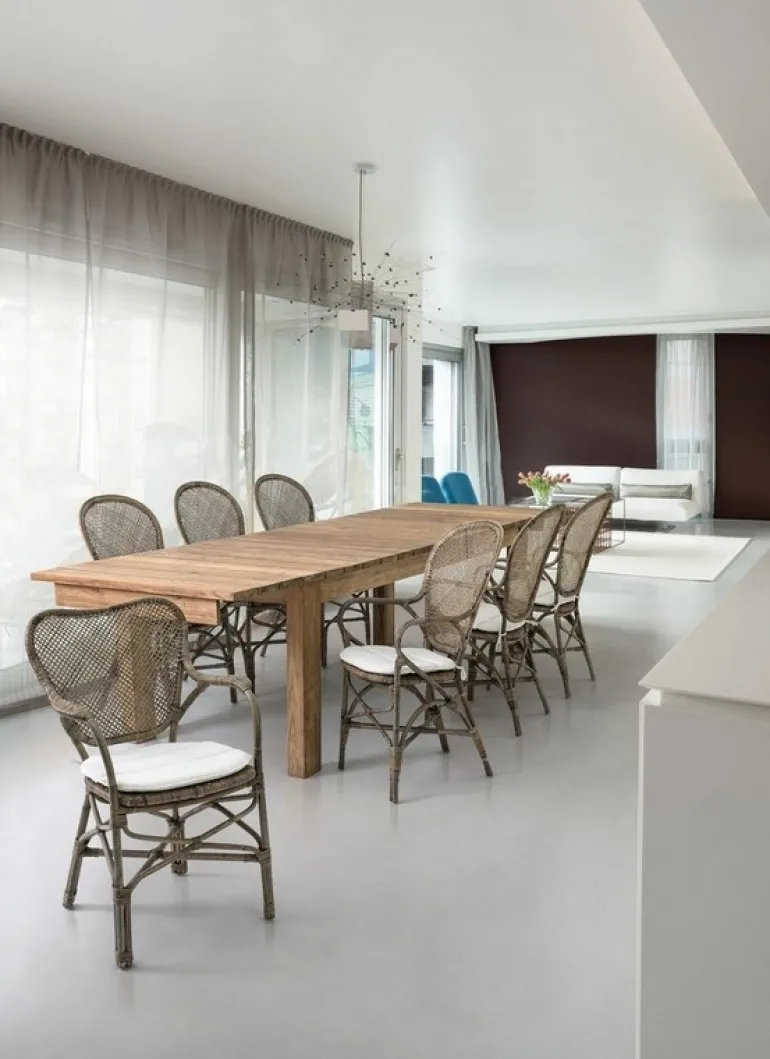 SEDIA CON BRACCIOLI IN FIBRE NATURALI - EDELINA