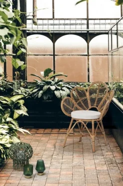 SEDIA CON BRACCIOLI IN FIBRE NATURALI - FLORES